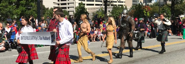 Battlefield Earth in the Dragon Con Parade 2017 Battlefield Earth in the Dragon Con Parade 2017
